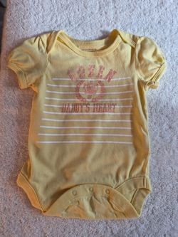 Baby Girl Yellow Onesie "Queen of Daddy's Heart"