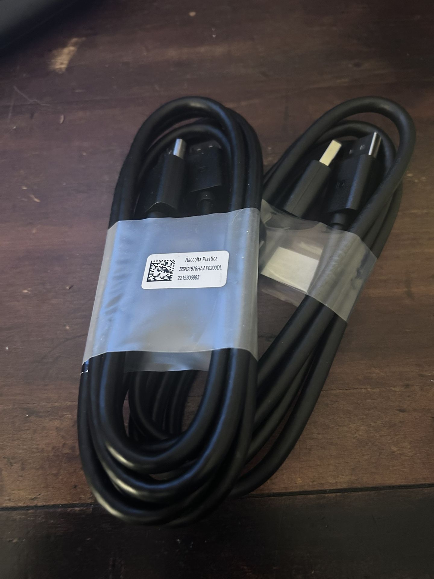 Three (3) Displayport Cables