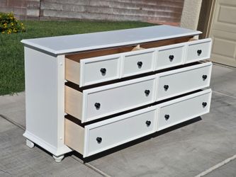 Free Delivery Included White 6 Drawer Wood Dresser