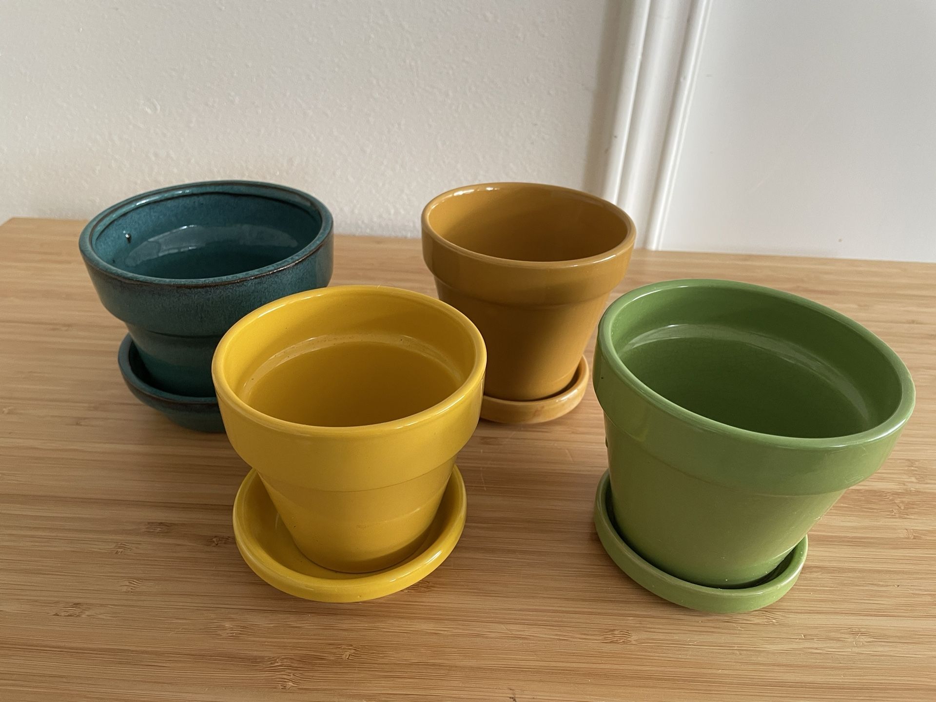 4 Colorful 4” Tall Ceramic PLANTERS (w/trays) [PH]