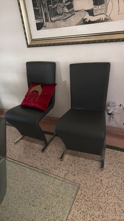 Free 8 Dinning Chairs