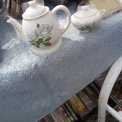 TTea Pot And Sugar
