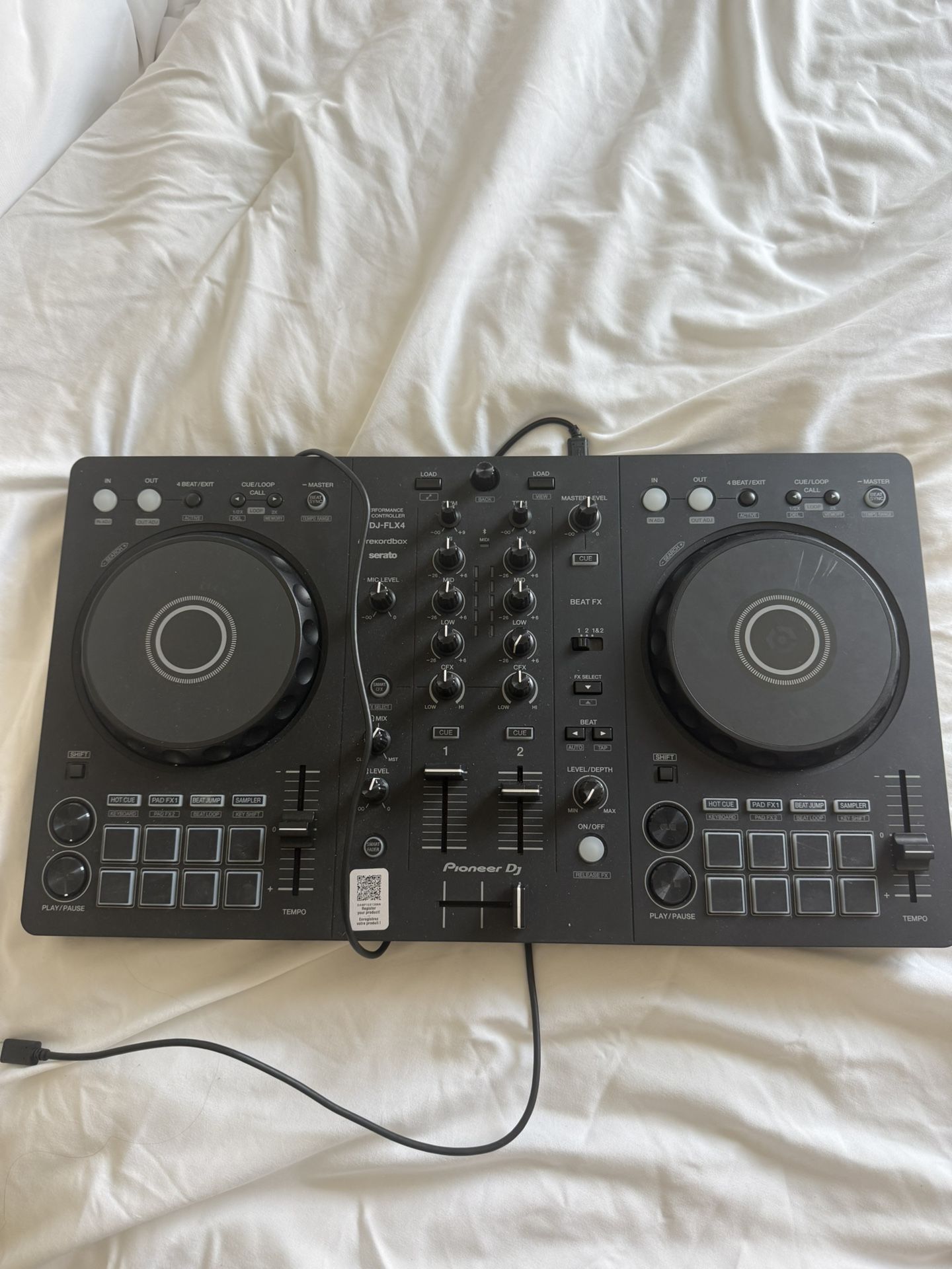DDJ FLX4 Turntable / DJ Board