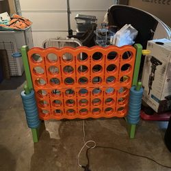 BRAND NEW nikeft giant connect 4 with cup holders
