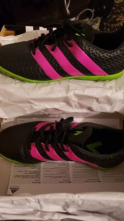 Turf soccer cleats