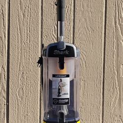 Shark Navigator Zero-M Self-Cleaning Brushroll Pet Pro Upright Vacuum (model ZU62). 