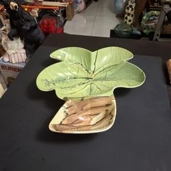 Four Leaf Clover Style Chip N Dip Platter, Made Of Heavy Durable Plastic That Looks Like Ceramic 14" X 12.5" X 2"H