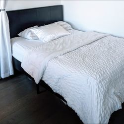 Queen Size Zinus Gerard Faux Leather Upholstered Platform Bed Frame
