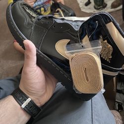 Retro 1 Black Metallic Gold
