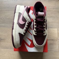 Nike Dunk Low Valentine’s Day (Size 9.5M)