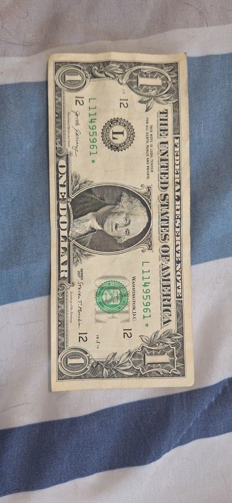 Billete Con Serie Con Estrella