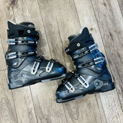 LANGE SKI BOOTS SIZE 24.0/24.5