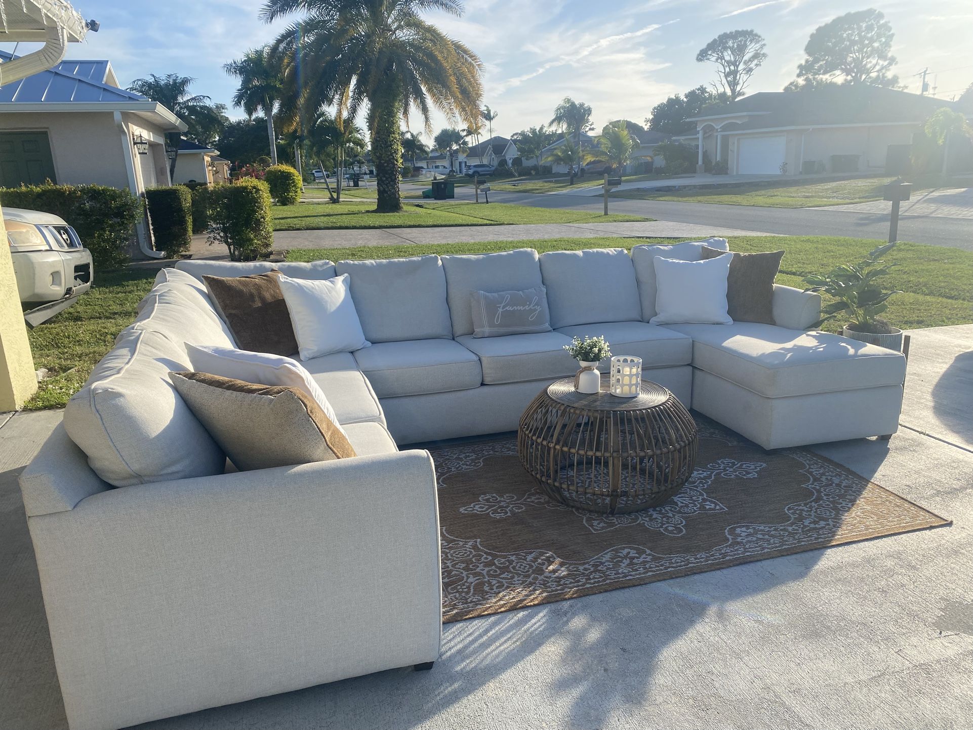 X-Large Gorgeous White Sectional 