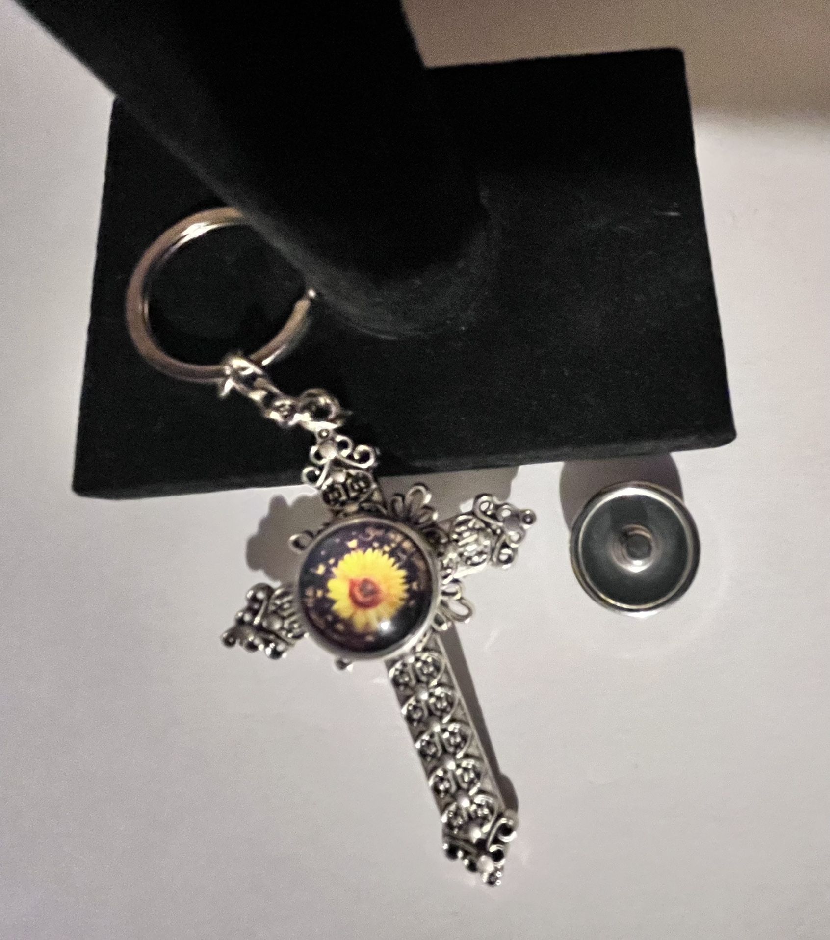 Sunflower Cross Snap Button Keychain