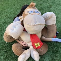 Giant Donkey Kong plush 