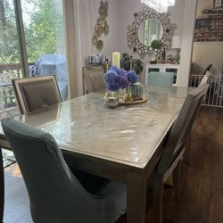 Macy’s Furniture Dinning Set 