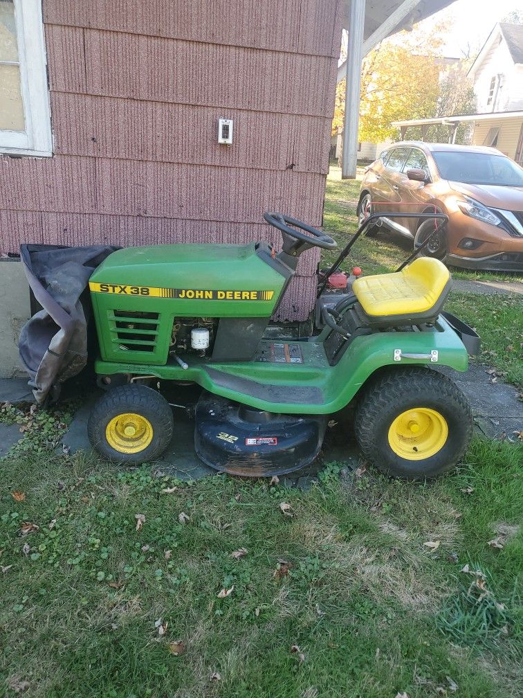 John Deere Riding Lawn Mower