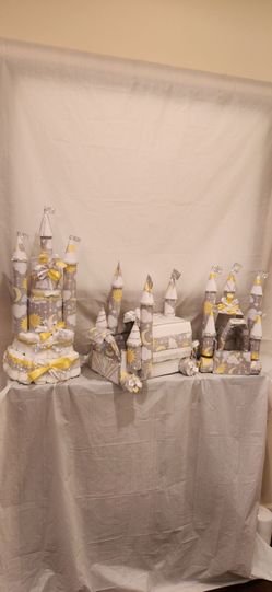 Beautiful Hand crafted Baby Shower or Reveal for your special event.   Price for  all items displayed.