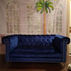 Blue LOVESEAT smoke Free