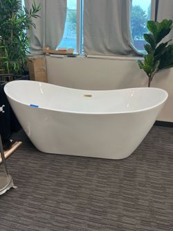 67” Freestanding Bathtub