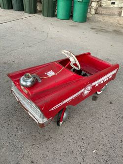 Collectible Vintage 1960s Murray Flat Face Fire Chief Pedal Car