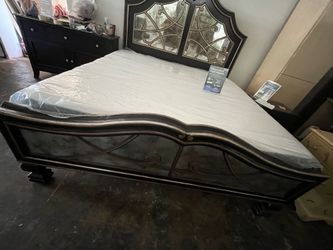 KING SUZE BED SOLID WOOD
