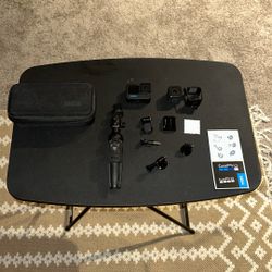 Go Pro HERO 10 And Go Pro Session Kit 