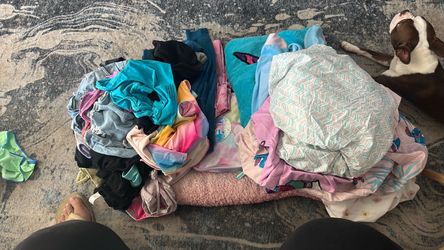 Girl stuff for free. Must pick up