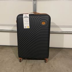 Oasis Ultra Strong Suitcase