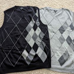 2 Men's Sweater Vests. Size L