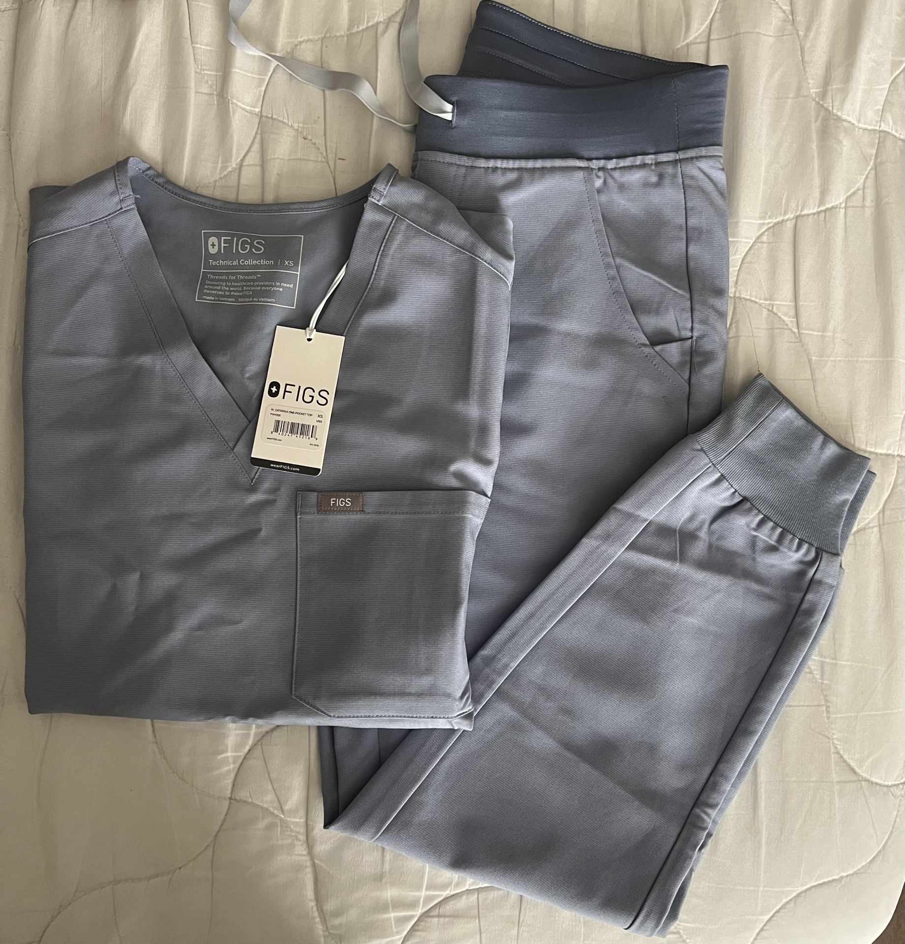 NWT Figs Scrub Set