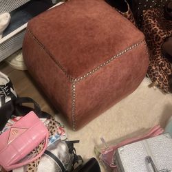 Ottoman (dark Pink) 