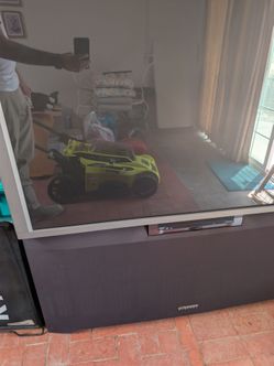 Hitachi 51-in rear projection television