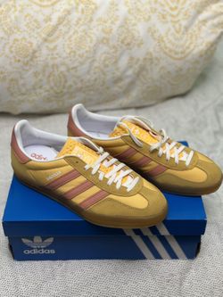 Ladies Gazelle Sneakers Yellow