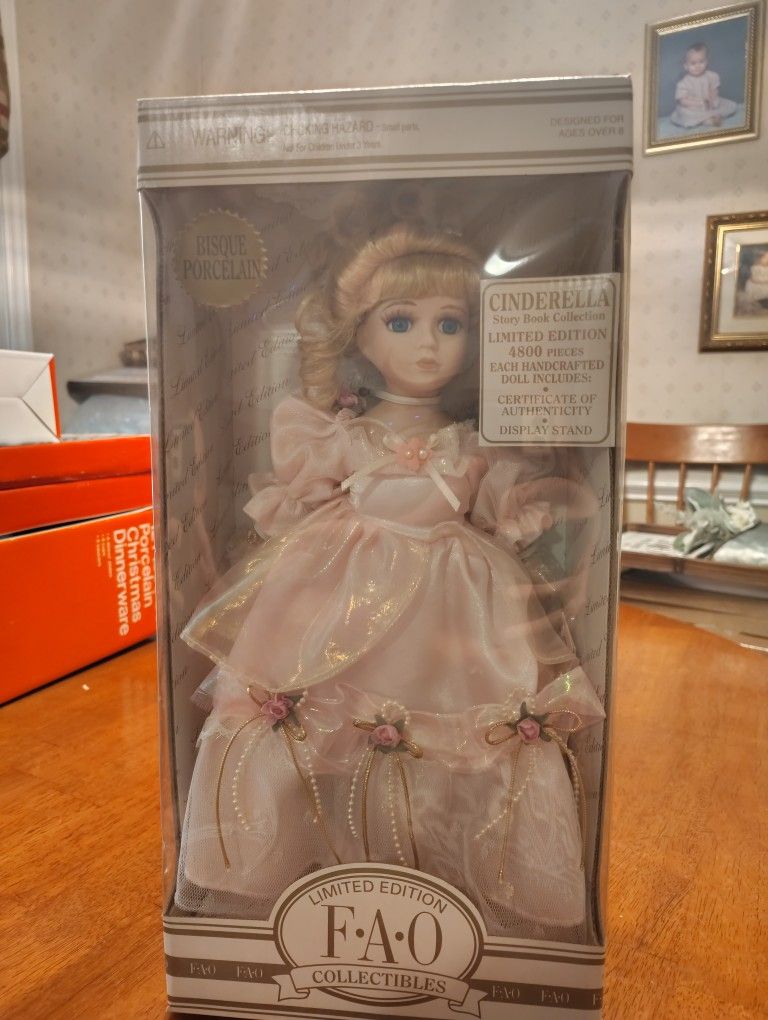 FAO Limited edition Cinderella collectible doll