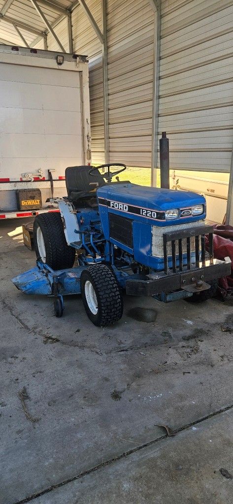 Tractor   2010 Ford DIESEL