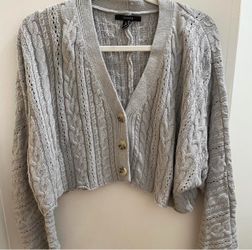 Grey cropped love sleeve knitted sweater