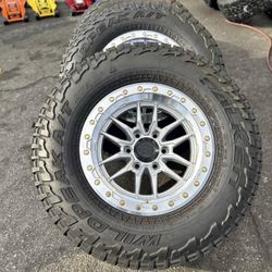 ✅ Vendo rínes nuevos para Toyota Tacoma y Chevy Silverado con llantas semi nuevas