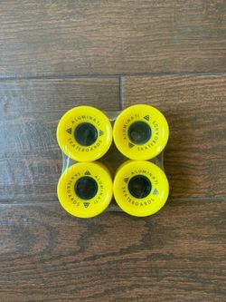 Skateboard cruiser wheels