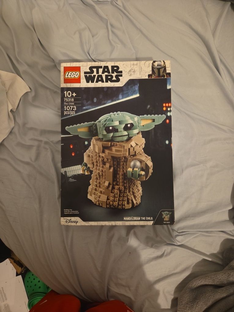 LEGO Star Wars: The Mandalorian The Child 75318 Baby Yoda