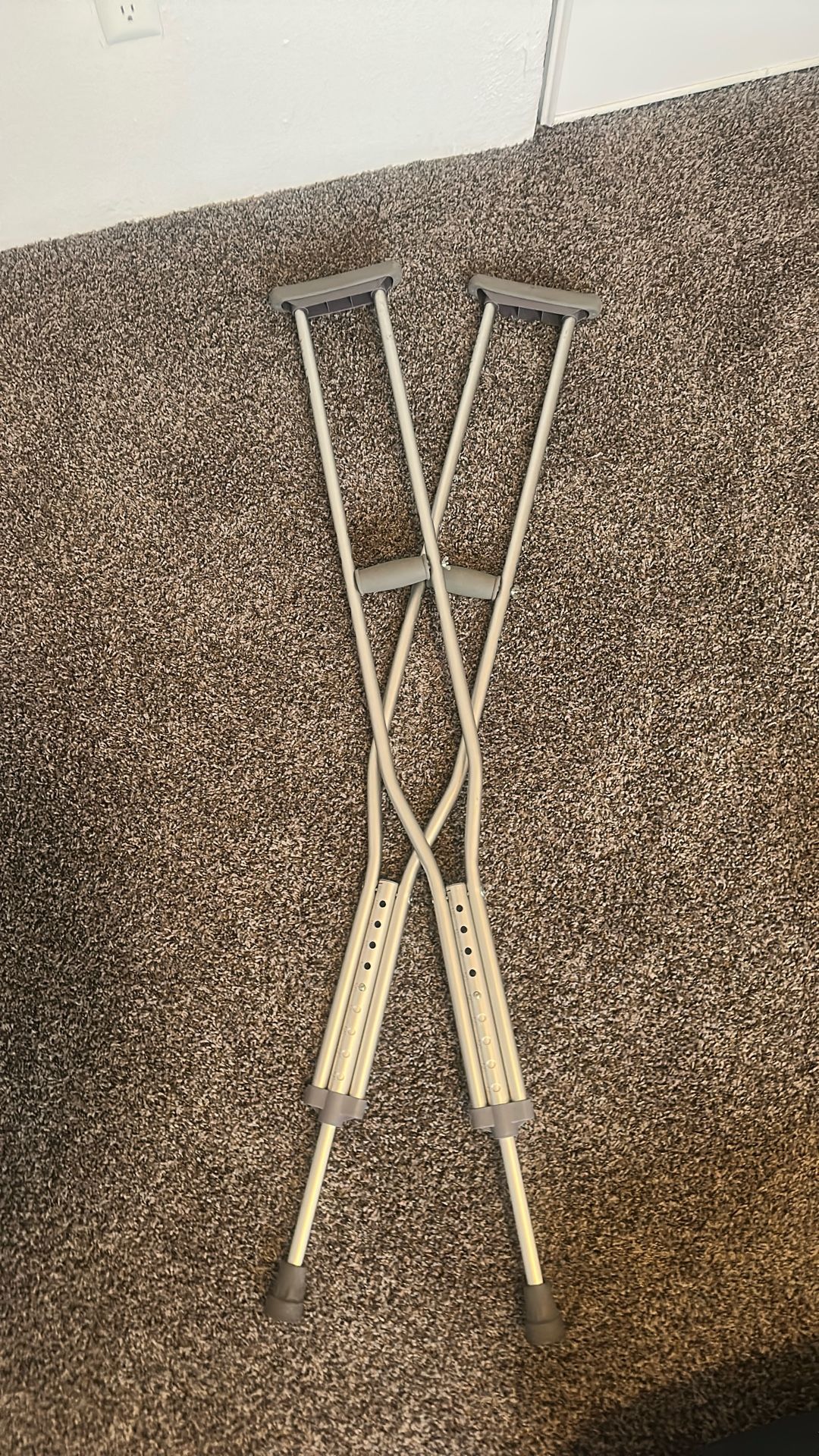 Crutches 