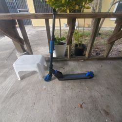 Boys Light Up Scooter