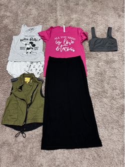 Ladies Size Medium Summer Lot 1