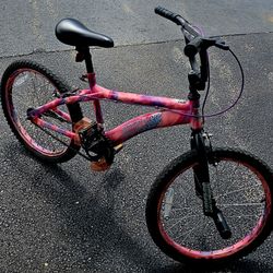 Dynacraft Outcast freestyle-style BMX bike