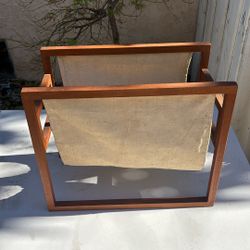 MCM MAGAZINE RACK