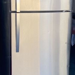 Kenmore 30” Refrigerator 