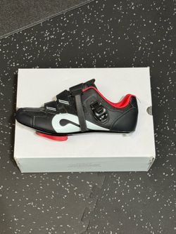 Peloton cycling shoes - size 41 (men’s 8.0-8.5 / women’s 10.5-11)