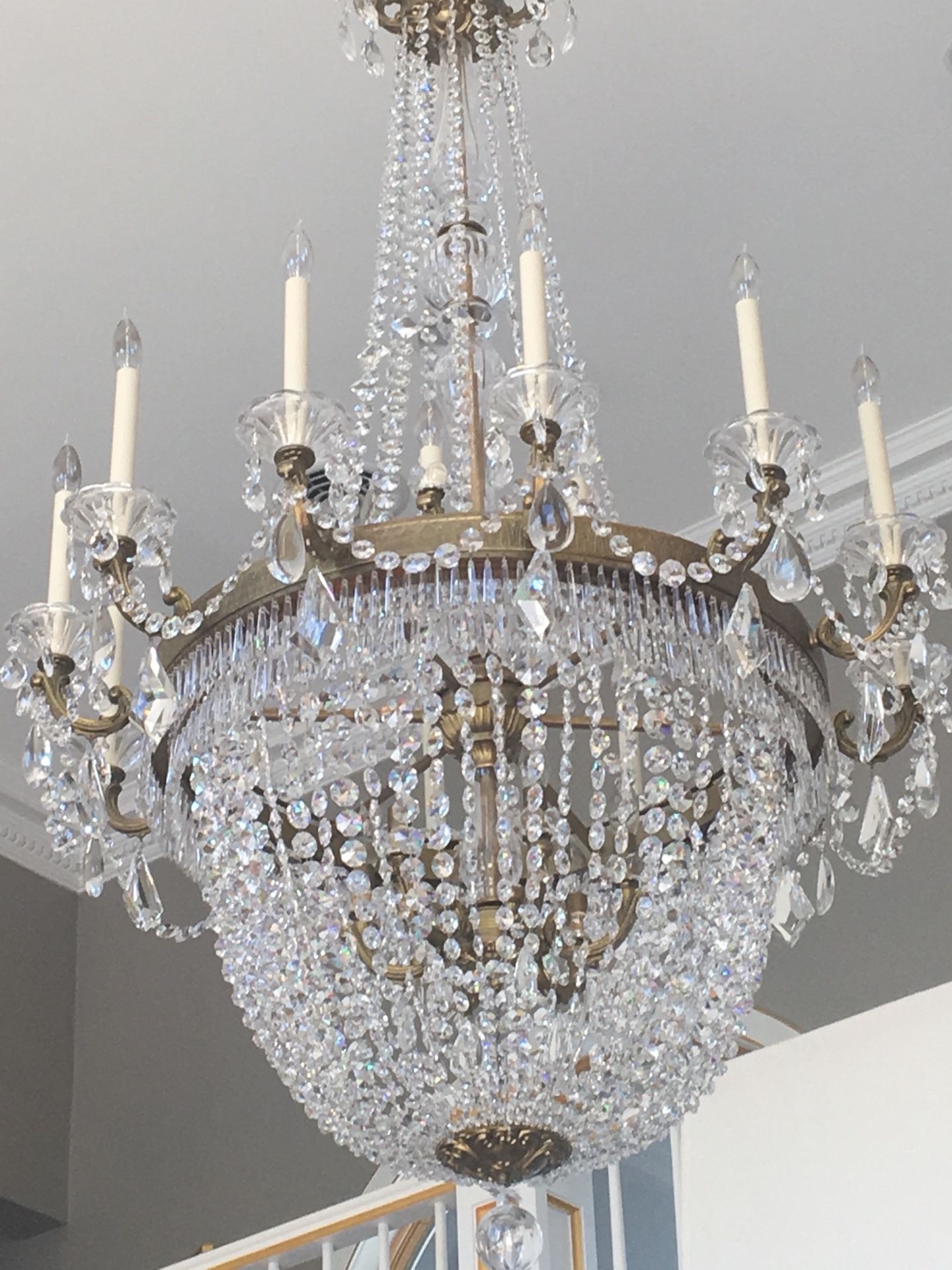 Beautiful chandelier for sale. Less than a year old. Purchased it for $6,000.00 selling it for $3,000.00. FIRM ON PRICE