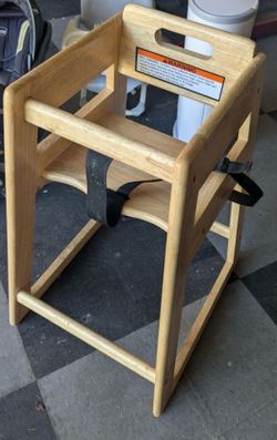 Wooden Baby High Chair – Good Condition $10