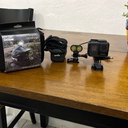 Go Pro Black Hero 7 With Oxbow Helmet Light
